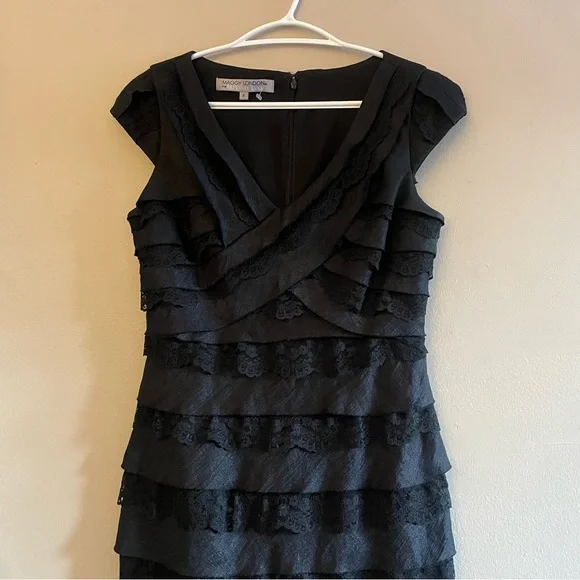 Maggy London Black Tiered Lace V-Neck Cap Sleeve Mini Dress - Size 6 EUC - Picture 2 of 16